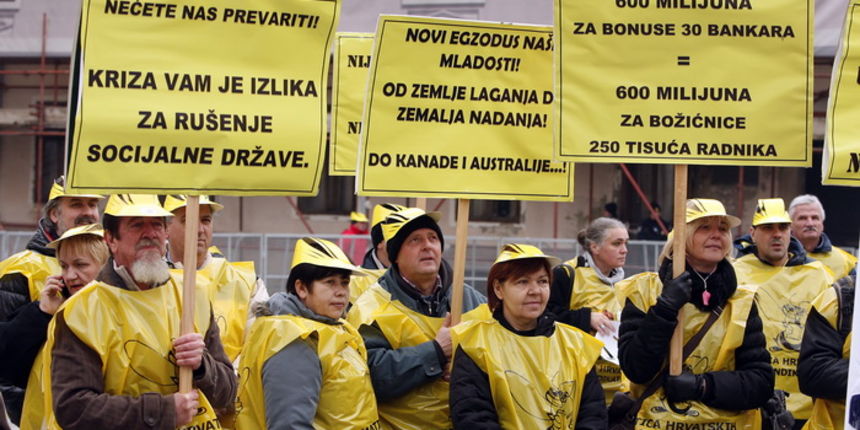 Zagreb, 041212.Markov trg.Matica hrvatskih sindikata organizirala je prosvjed protiv prijedloga drzavnog proracuna za 2013. godinu u kojoj su smanjena sredstva za zaposlene u obrazovanju, znanosti i zdravstvu. Okupljanje je pocelo u 10 sati ispred HNK-a Zagreb, 041212.Markov trg.Matica hrvatskih sindikata organizirala je prosvjed protiv prijedloga drzavnog proracuna za 2013. godinu u kojoj su smanjena sredstva za zaposlene u obrazovanju, znanosti i zdravstvu. Okupljanje je pocelo u 10 sati ispred HNK-a