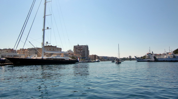 Jedrenjak Salute i superhajta Anna u zadarskoj marini, Foto: Mladen Malik Jedrenjak Salute i superhajta Anna u zadarskoj marini, Foto: Mladen Malik