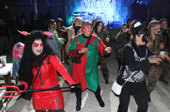 Virski karneval & maškare: Plesna maškarana fešta uz Jasmina Stavrosa