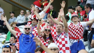 Hrvatski navijači okupirali Lens uoči utakmice s Portugalom, Photo: PIXSELL Hrvatski navijači okupirali Lens uoči utakmice s Portugalom, Photo: PIXSELL