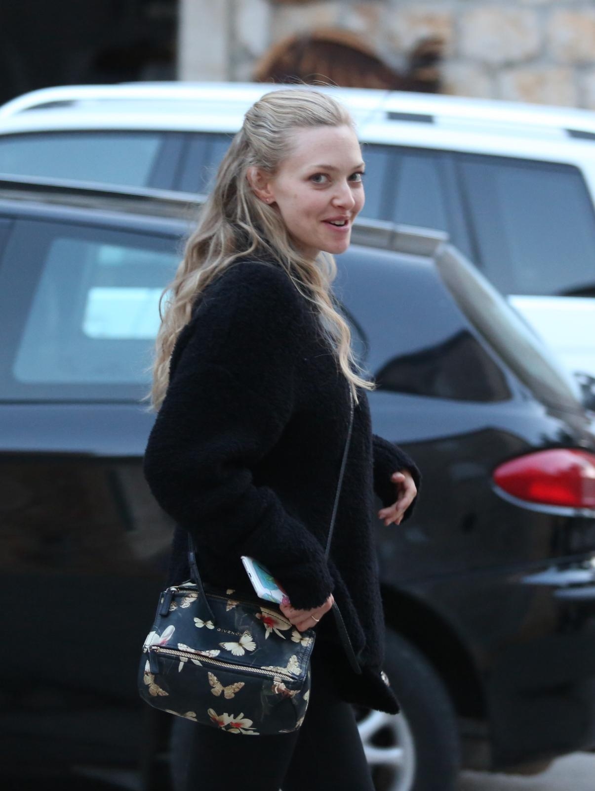 Amanda Seyfried u šetnji Visom tijekom stanke snimanja Mamma Mia 2