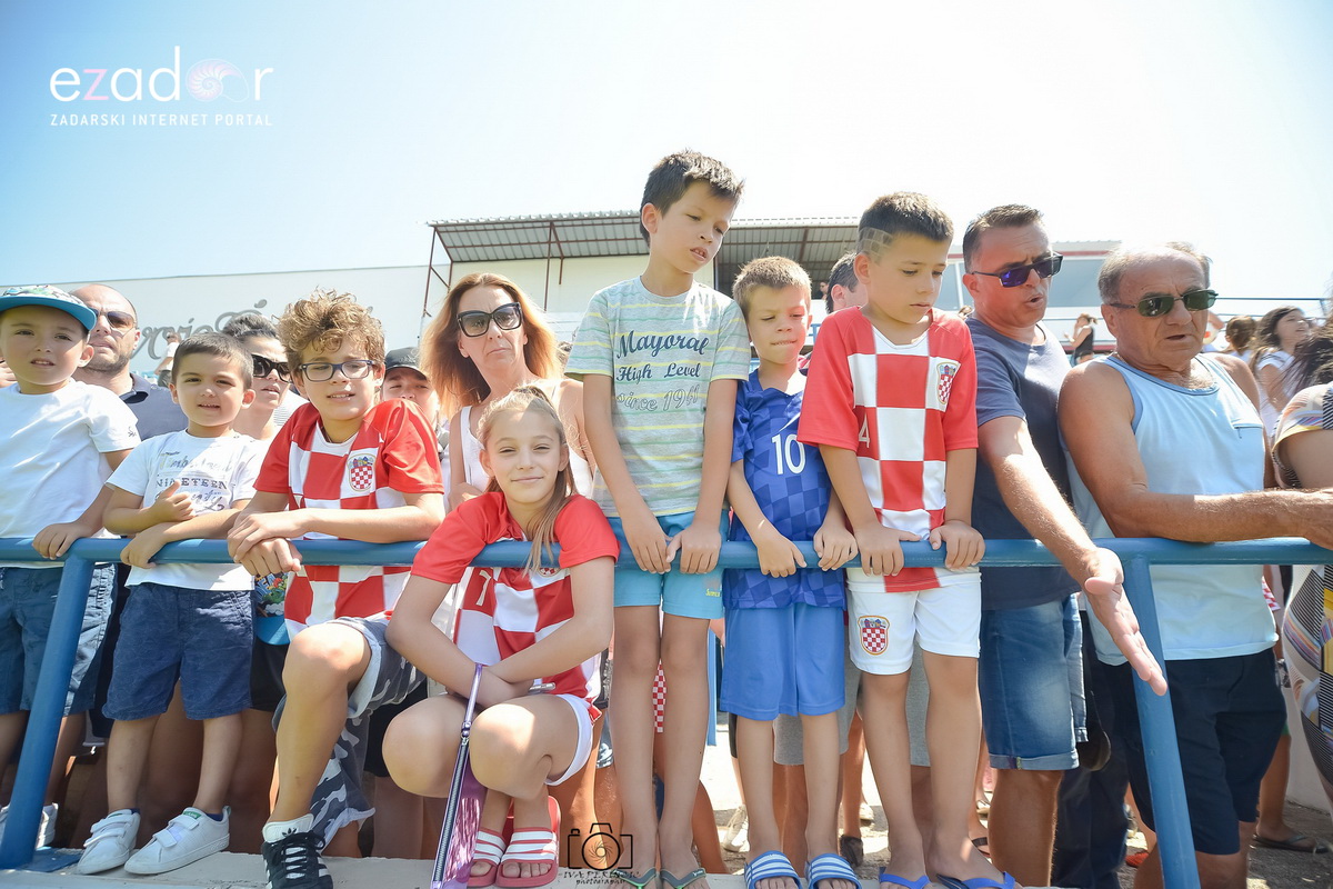 Zadarska vatrena četvorka na Stanovima se družila s mladim zadarskim nogometašima Zadarska vatrena četvorka na Stanovima se družila s mladim zadarskim nogometašima