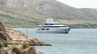 Metajna: Megajahta Indian Empress indijskog biznismena i političara Vijaya Mallye u Paškom zaljevu kod Metajne, Foto: Luka Stanzl/PIXSELL Metajna: Megajahta Indian Empress indijskog biznismena i političara Vijaya Mallye u Paškom zaljevu kod Metajne, Foto: Luka Stanzl/PIXSELL