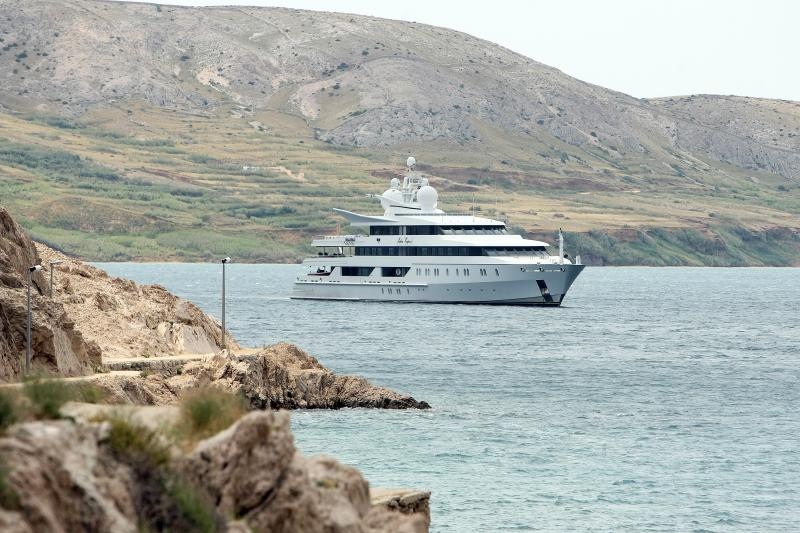 Metajna: Megajahta Indian Empress indijskog biznismena i političara Vijaya Mallye u Paškom zaljevu kod Metajne, Foto: Luka Stanzl/PIXSELL Metajna: Megajahta Indian Empress indijskog biznismena i političara Vijaya Mallye u Paškom zaljevu kod Metajne, Foto: Luka Stanzl/PIXSELL