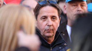 Ispred zgrade Županijskog suda održan skup podrške Stipi Petrini kojeg tuži sutkinja Maja Šupe Ispred zgrade Županijskog suda održan skup podrške Stipi Petrini kojeg tuži sutkinja Maja Šupe