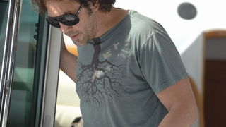 Prigradica, otok Korcula , 270911.
Glumac Javier Bardem snimljen prilikom ukrcaja u brod Majsan marke Beneteau Antares 10,80  koji ga je prebacio na svjetionik Plocica na snimanje filma “Venuto al mondo”.
Foto: Tom Dubravec /  CROPIX