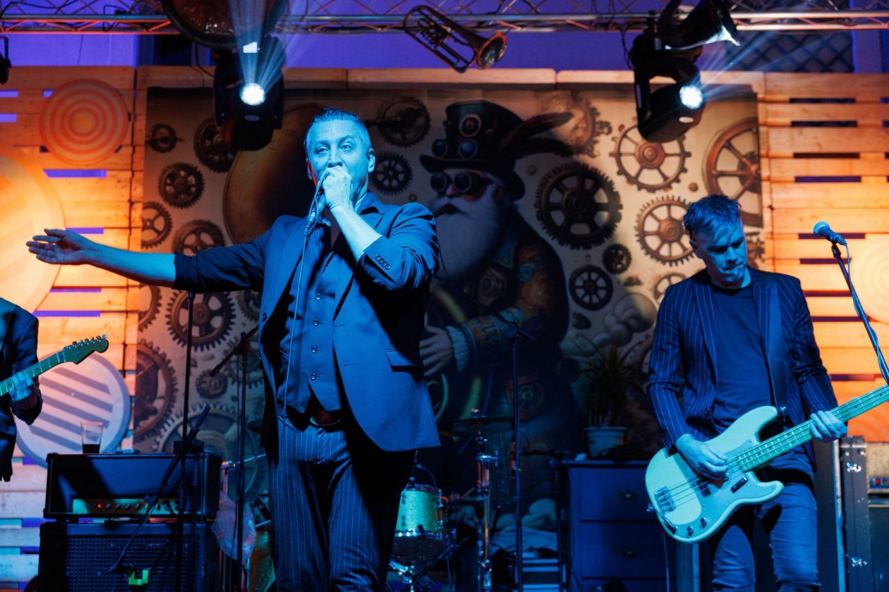 Jonathan @ Božićni gramofon Jonathan @ Božićni gramofon