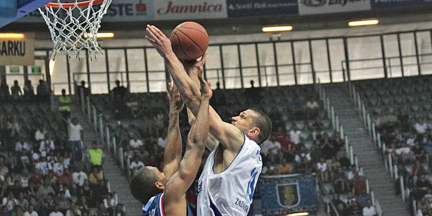 Tomislav Ružić, KK Zadar – KK Cibona (foto: Marin Gospić) Tomislav Ružić, KK Zadar – KK Cibona (foto: Marin Gospić)