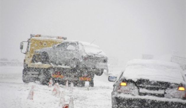 Snijeg – usporen promet (Foto: Željko Popović/CROPIX)