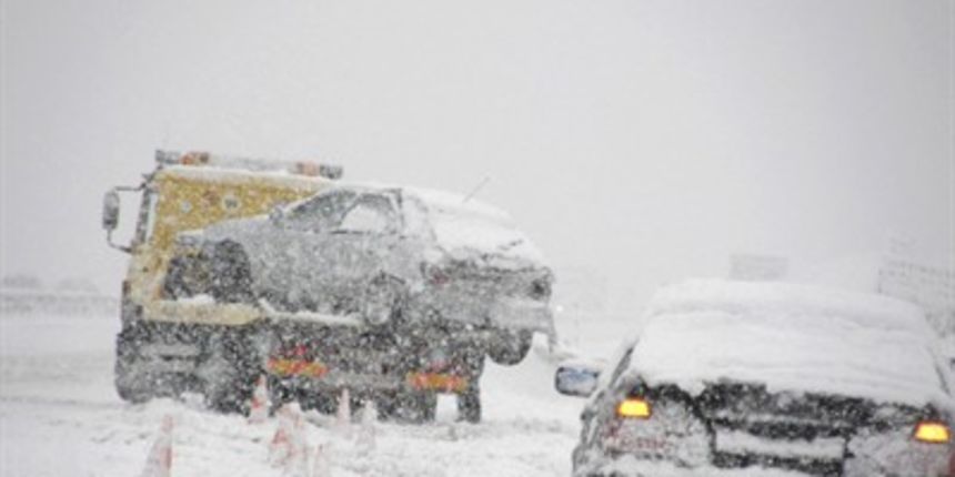 Snijeg – usporen promet (Foto: Željko Popović/CROPIX) Snijeg – usporen promet (Foto: Željko Popović/CROPIX)