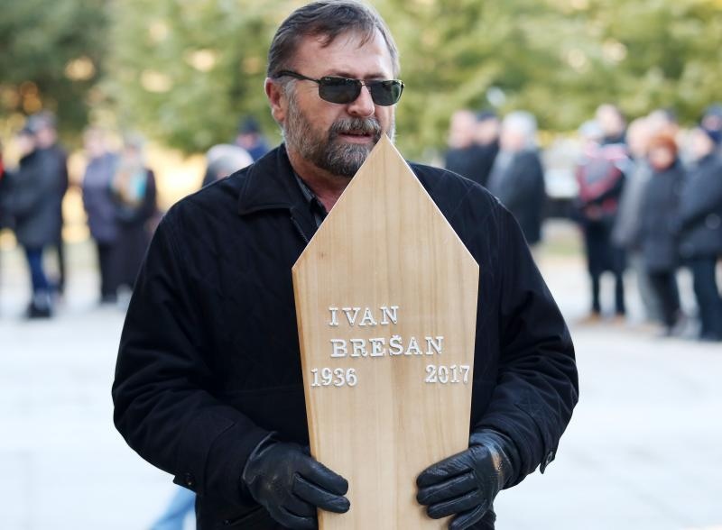 Posljednji ispraćaj velikog hrvatskog književnika Ive Brešana na šibenskom groblju Kvanj