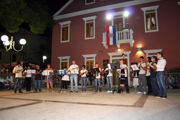 Biograd na Moru: Zavrsna priredba Ljetne skole folklora