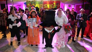 Maškarana Republika preuzela vlast u Viru