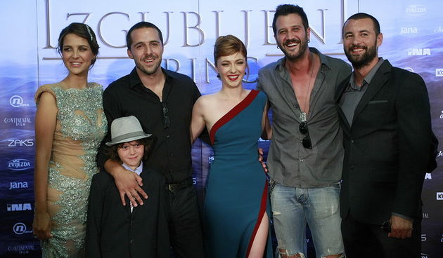 Zagreb, 260612.
Kaptol centar.
Veceras je u Cineplexxu odrzana premjiera filma Larin izbor – zgubljeni princ. 
Na fotografiji:  Doris Pincic, Filip Juricic, Jagoda Kumric, Mladen Vulic i Ivan Herceg.
Foto: Ronald Gorsic / CROPIX