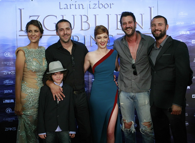 Zagreb, 260612.
Kaptol centar.
Veceras je u Cineplexxu odrzana premjiera filma Larin izbor – zgubljeni princ. 
Na fotografiji:  Doris Pincic, Filip Juricic, Jagoda Kumric, Mladen Vulic i Ivan Herceg.
Foto: Ronald Gorsic / CROPIX
