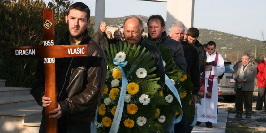 Tisnjanska Dubrava (Murter): Posljednji ispracaj Dragana Vlasica Vlaje, 16.2.2009.