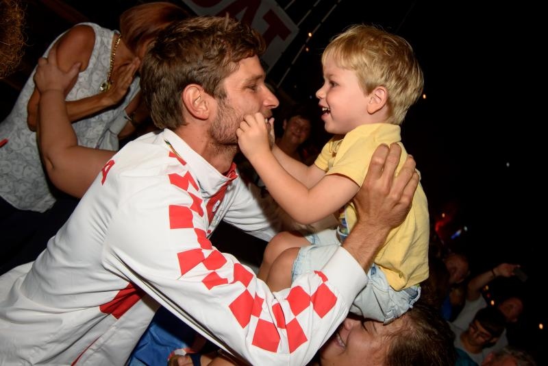 Veličanstveni doček zadarskih zlatnih olimpijaca Šime Fantele i Igora Marenića na zadarskoj rivi uz Morske orgulje i Pozdrav suncu. Photo: Dino Stanin/PIXSELL Veličanstveni doček zadarskih zlatnih olimpijaca Šime Fantele i Igora Marenića na zadarskoj rivi uz Morske orgulje i Pozdrav suncu. Photo: Dino Stanin/PIXSELL