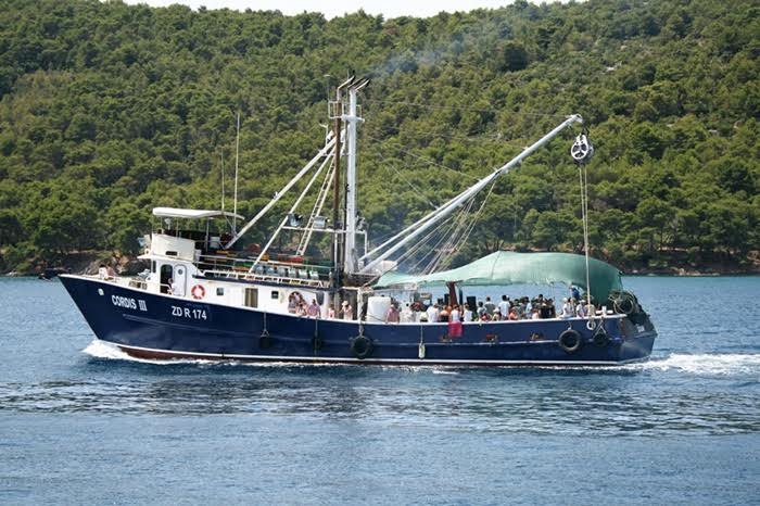 Tunuara 2016 – parada mažoretkinja, kuhanje brudeta & defile ribarica. Foto: Marija Cvetković