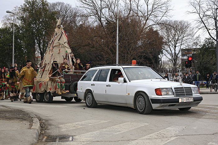 Karneval 2012: Pleme “Crna jama” iz rezervata Stanovi Karneval 2012: Pleme “Crna jama” iz rezervata Stanovi
