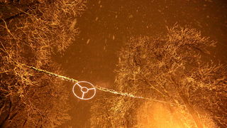 Sinj, 101212. 
Ciklona Simenka je veceras donijela pravi snijezni ugodjaj u Sinju.
Na slici Snijezni ugodjaj u Sinju.
Foto: Zvonimir Barisin / CROPIX