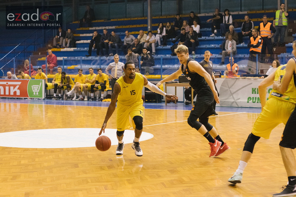HT Premijer liga, 3. kolo: KK Jazine Arbanasi – GKK Šibenik 36-72 HT Premijer liga, 3. kolo: KK Jazine Arbanasi – GKK Šibenik 36-72