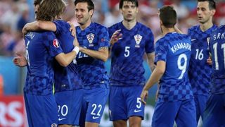 Velika fešta hrvatskih nogometaša i navijača u Bordeauxu nakon pobjede nad Španjolskom 2-1. Photo: PIXSELL Velika fešta hrvatskih nogometaša i navijača u Bordeauxu nakon pobjede nad Španjolskom 2-1. Photo: PIXSELL