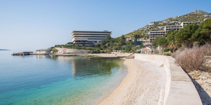 15.03.2014., Kupari, Zupa dubrovacka – Braniteljska udruga Mir dala je ponudu za kupnju bivseg vojno turistickog kompleksa Kupari. Photo: Grgo Jelavic/PIXSELL 15.03.2014., Kupari, Zupa dubrovacka – Braniteljska udruga Mir dala je ponudu za kupnju bivseg vojno turistickog kompleksa Kupari. Photo: Grgo Jelavic/PIXSELL