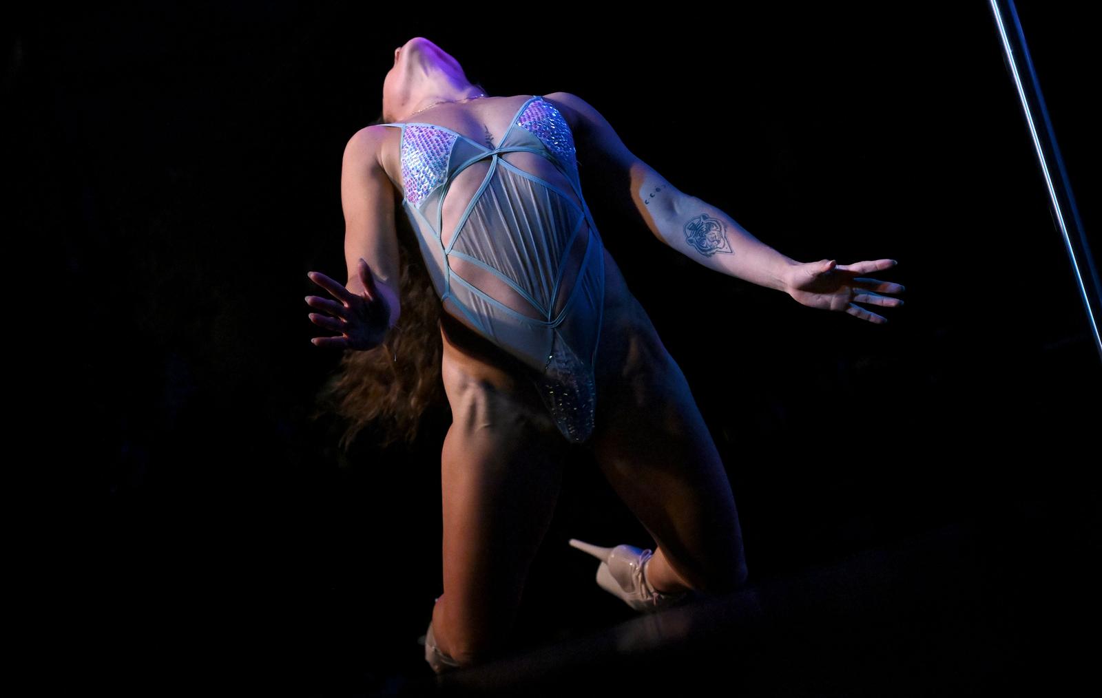 Boogaloo klub: Pole Dance Showcase