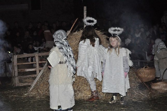 Žive jaslice u Diklu Žive jaslice u Diklu