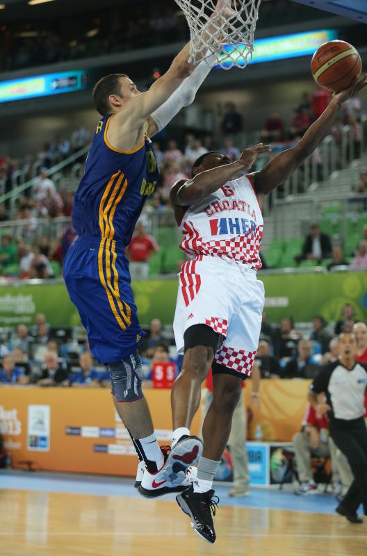Arena Stozice, Ljubljana, Slovenija – Europsko prvenstvo u kosarci Eurobasket Slovenija 2013., cetvrtfinale, Hrvatska – Ukrajina. Krunoslav Simon. Photo: Igor Kralj/PIXSELL Arena Stozice, Ljubljana, Slovenija – Europsko prvenstvo u kosarci Eurobasket Slovenija 2013., cetvrtfinale, Hrvatska – Ukrajina. Krunoslav Simon. Photo: Igor Kralj/PIXSELL