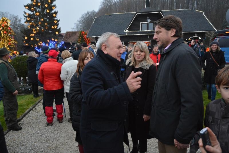 Božićna priča obitelji Salaj s rekordnih 1,88 milijuna lampica. Foto: Damir Špehar/PIXSELL