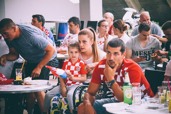 Euro 2016: Utakmica između Hrvatske i Češke gledala se u brojnim zadarskim lokalima i kafićima.