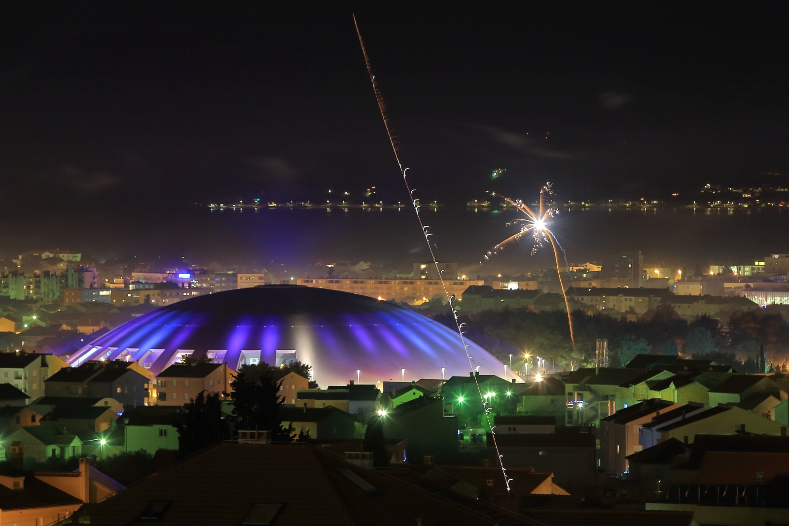 Zadarski doček Nove godine uz veliki vatromet Zadarski doček Nove godine uz veliki vatromet