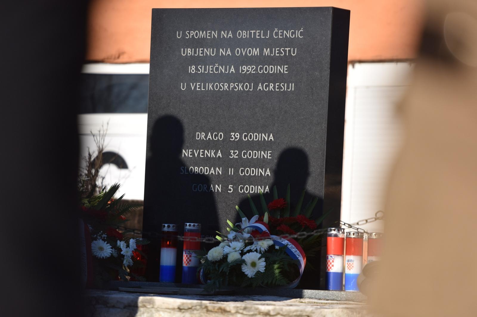 Ervenik: Obilježena 26. godišnjica stradanja obitelji Čengić