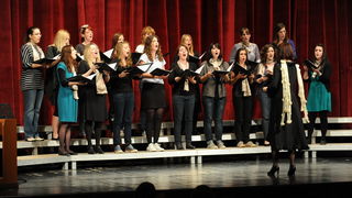 Zadar, 190512.
U Zadru se u protekla tri dana odrzavalo natjecanje zborova. Veceras se u HNK Zadar odrzala dodjela nagrada zlatni, srebrni i broncani Cikin krizic, te diplome, nakon cega je slijedilo kratko natjecanje za Grand prix (nagrada Grada Zadra u