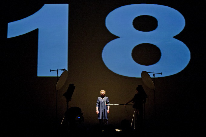 Zagreb, 230912.
Veceras je u KD Vatroslav Lisinski premijerno izvedena predstava Montazstroja 55+ u kojoj volonterski glumi 55 anonimaca starijih od 55 godina.
Foto: Neja Markicevic / CROPIX Zagreb, 230912.
Veceras je u KD Vatroslav Lisinski premijerno izvedena predstava Montazstroja 55+ u kojoj volonterski glumi 55 anonimaca starijih od 55 godina.
Foto: Neja Markicevic / CROPIX
