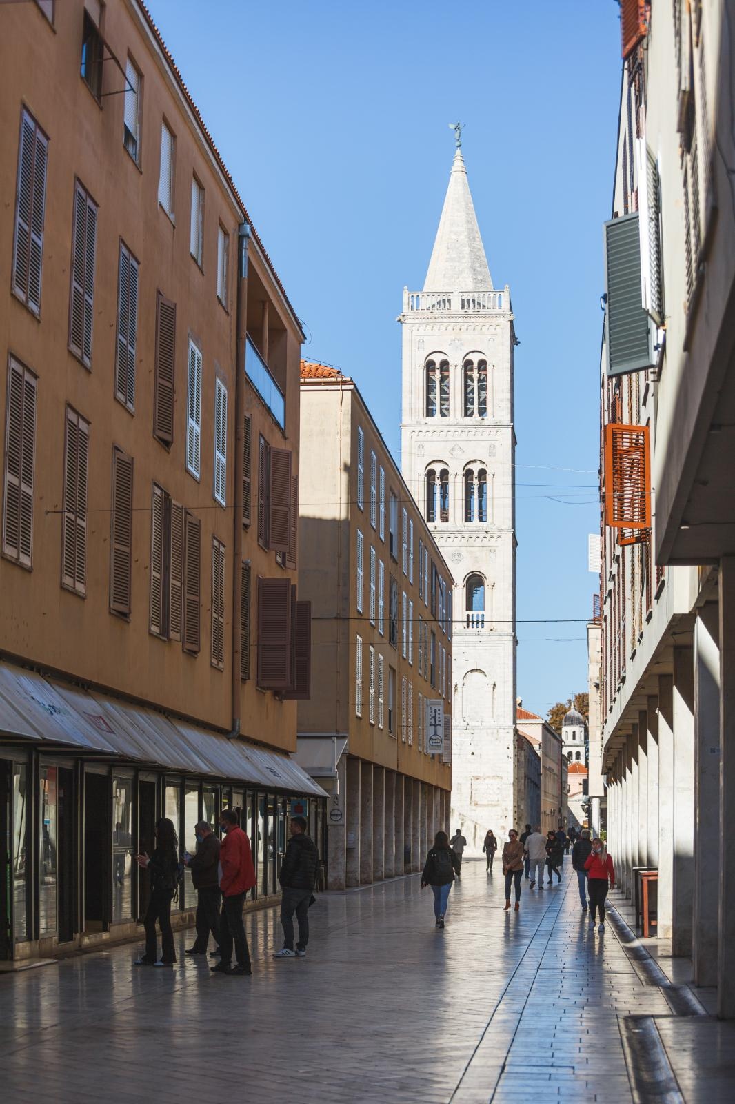 Zatvorene butige i poluprazan zadarski Poluotok Zatvorene butige i poluprazan zadarski Poluotok