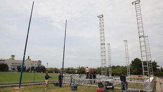 Zadar, 030510.
U sportskom centru Visnjik pocela je gradnja pozornice za susret katolicke mladezi (ocekuje se vise od 20000 ljudi)koji ce se ovoga vikenda odrzati u Zadru.
Foto: Vladimir Ivanov / CROPIX