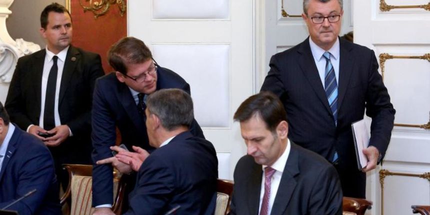 Vlada RH na 41. sjednici je, uz ostalo, usvojila odgovor Republike Hrvatske na Pismo sluzbene obavijesti Europske komisije od 17. lipnja 2016. godine, u vezi sa slobodom kretanja kapitala. Tihomir Oreskovic. Photo: Patrik Macek/PIXSELL Vlada RH na 41. sjednici je, uz ostalo, usvojila odgovor Republike Hrvatske na Pismo sluzbene obavijesti Europske komisije od 17. lipnja 2016. godine, u vezi sa slobodom kretanja kapitala. Tihomir Oreskovic. Photo: Patrik Macek/PIXSELL