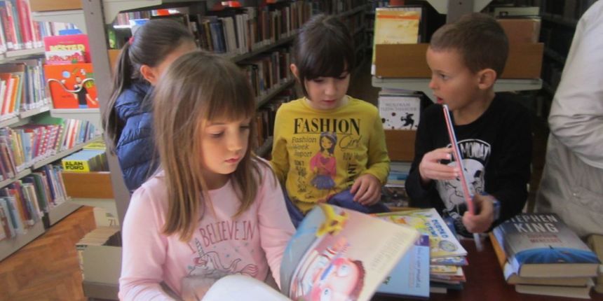 Biogradski mališani se po prvi put susreli s knjižnicom Biogradski mališani se po prvi put susreli s knjižnicom