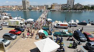 Stanari tzv. Galićevih zgrada u Diklu su nakon posjete gradonačelniku održali prosvjed blokirajući promet u centru grada, foto: Luka Gerlanc/CROPIX Stanari tzv. Galićevih zgrada u Diklu su nakon posjete gradonačelniku održali prosvjed blokirajući promet u centru grada, foto: Luka Gerlanc/CROPIX