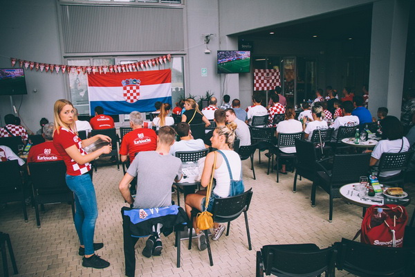 Euro 2016: Utakmica između Hrvatske i Češke gledala se u brojnim zadarskim lokalima i kafićima.