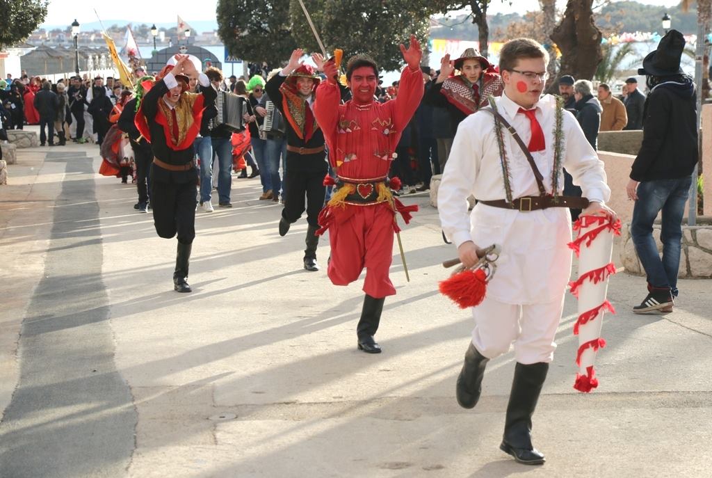 2. Međunarodna karnevalska povorka Virskih maškara