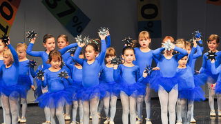 Plesna udruga Gesta: Božićni šoping u SuperOvoj, Foto: Željko Karavida Plesna udruga Gesta: Božićni šoping u SuperOvoj, Foto: Željko Karavida
