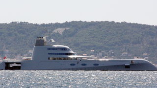 Superjqahta “A” usidrena u zadarskom kanalu Superjqahta “A” usidrena u zadarskom kanalu