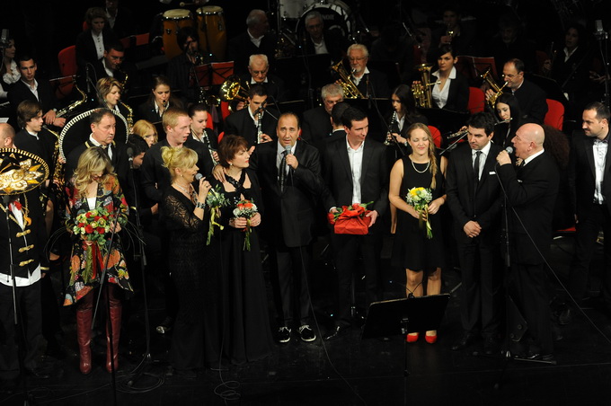 Zadar, 190313.
Gradska glazba Zadar organizirala je u HNK Zadar koncert povodom 20. godisnjice smrti Tomislava Ivcica. Uz Gradsku glazbu i klapu Niko kao domacine, nastupili su Mladen Grdovic, Zorica Kondza, Marina Tomasevic, Davor Pekota, Zoran Jelenkovi Zadar, 190313.
Gradska glazba Zadar organizirala je u HNK Zadar koncert povodom 20. godisnjice smrti Tomislava Ivcica. Uz Gradsku glazbu i klapu Niko kao domacine, nastupili su Mladen Grdovic, Zorica Kondza, Marina Tomasevic, Davor Pekota, Zoran Jelenkovi