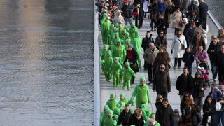 Zadar, 080213.
Poluotok. Maskirana povorka pod nazivom Karnevalic 057 krenula je sa Branimirove obale, preko mosta, Trga, Kalelarge sve do Arsenala. U Clubu Arsenal ceka ih zabavni program uz pjesmu, ples i predstavljanje maski.
Foto: Jure Miskovic / CR Zadar, 080213.
Poluotok. Maskirana povorka pod nazivom Karnevalic 057 krenula je sa Branimirove obale, preko mosta, Trga, Kalelarge sve do Arsenala. U Clubu Arsenal ceka ih zabavni program uz pjesmu, ples i predstavljanje maski.
Foto: Jure Miskovic / CR