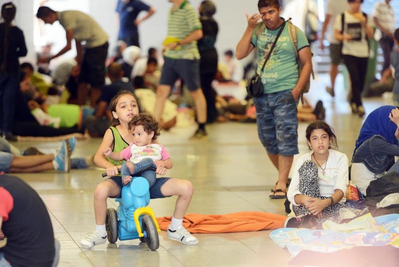 Izbjeglice i imigranti na željezničkom kolodvoru Keleti ulicama Budimpešte, Photo: Marko Jurinec/PIXSELL Izbjeglice i imigranti na željezničkom kolodvoru Keleti ulicama Budimpešte, Photo: Marko Jurinec/PIXSELL