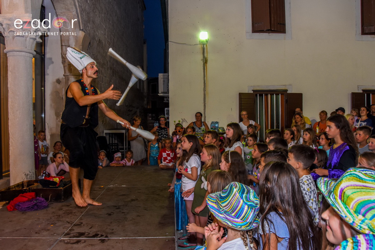 Dječjim karnevalskim danom započeo 59. Paški ljetni karneval
