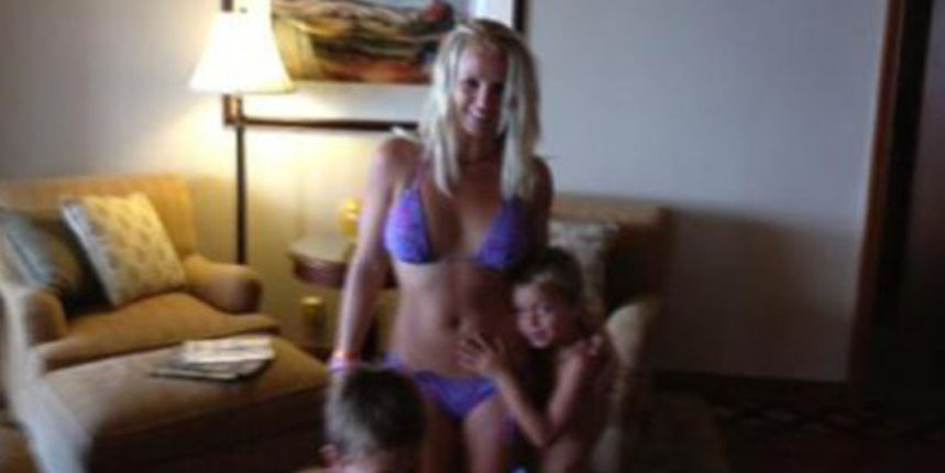 Britney na Twitteru pokazala zavidnu figuru Britney na Twitteru pokazala zavidnu figuru